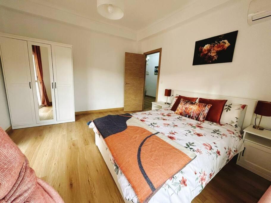 Apartment In The Heart Of Малага Екстериор снимка