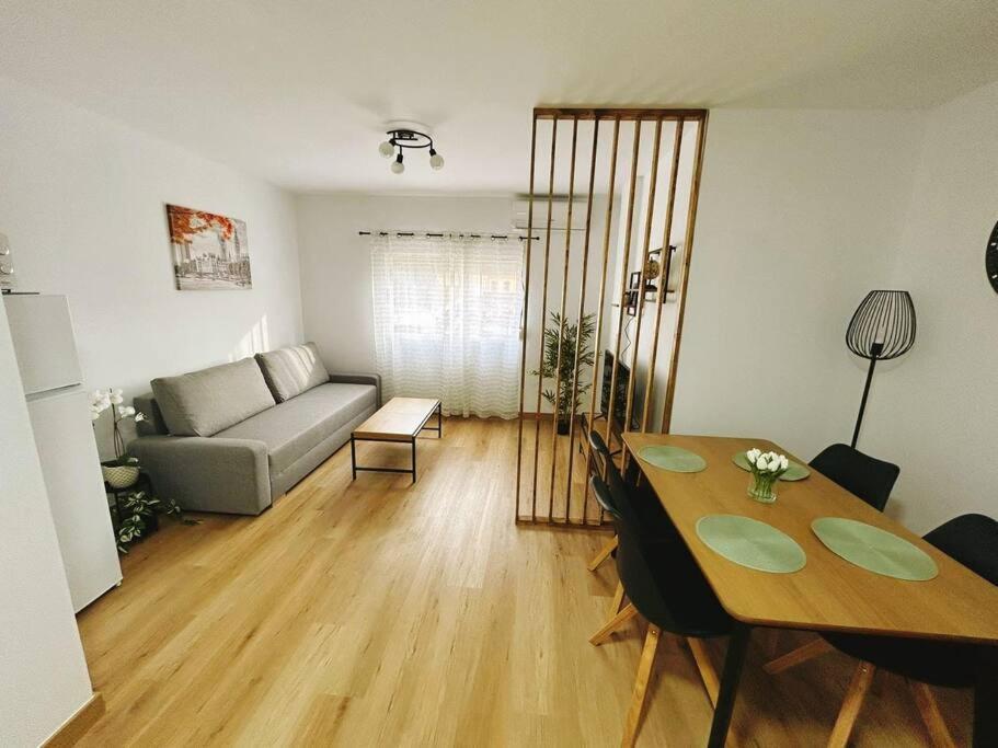 Apartment In The Heart Of Малага Екстериор снимка
